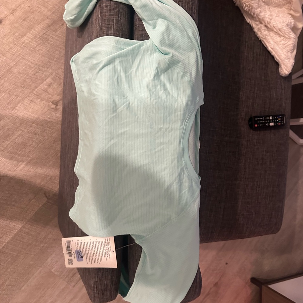 Swiftly Long Sleeve Looser Fit